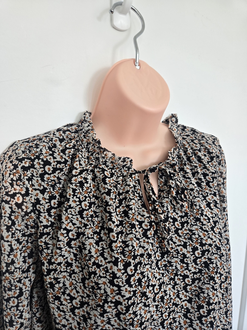 Japna Black and Cream Floral Tiered Mini Dress - Picture 6 of 7